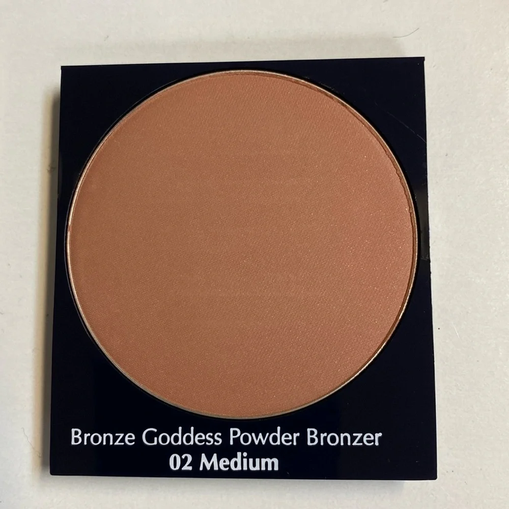 New Estée Lauder Bronze Goddess Powder Bronzer in 02 Medium